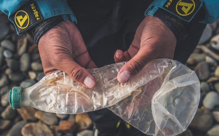  MAGAZINE: PADDLESPORTS INDUSTRY AGAINST PLASTIC – Paddlesports takes a stand against plastic, avoiding, collecting, and repurposing it.