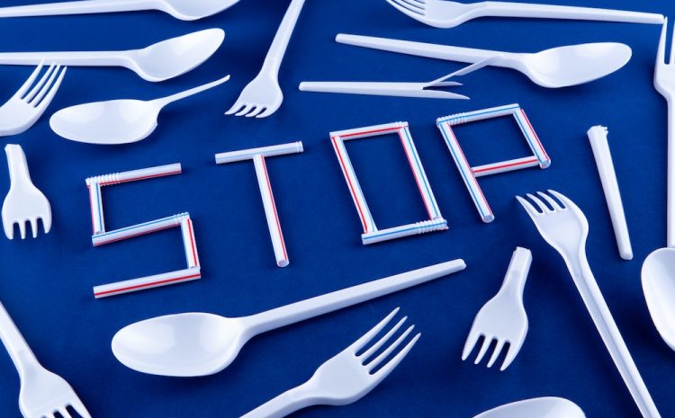  MAGAZINE: RE-PACKAGING the PADDLESPORTS INDUSTRY, Taking the first step towards reducing plastic